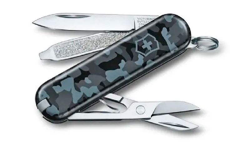 F039683-_NAVAJA-CLASSIC-58MM-7-FUNCIONES-NAVY-CAMO-0.6223.942-VICTORINOX-A