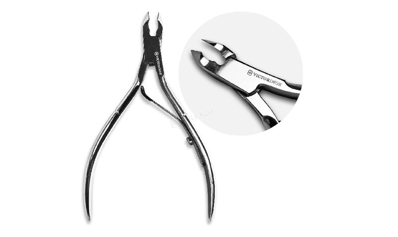F039741-_ALICATE-PARA-CUTICULA-CON-RESORTE-8.2040.10-VICTORINOX-A