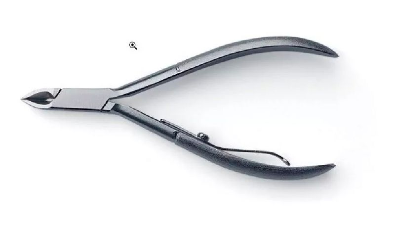 F039741-_ALICATE-PARA-CUTICULA-CON-RESORTE-8.2040.10-VICTORINOX-B